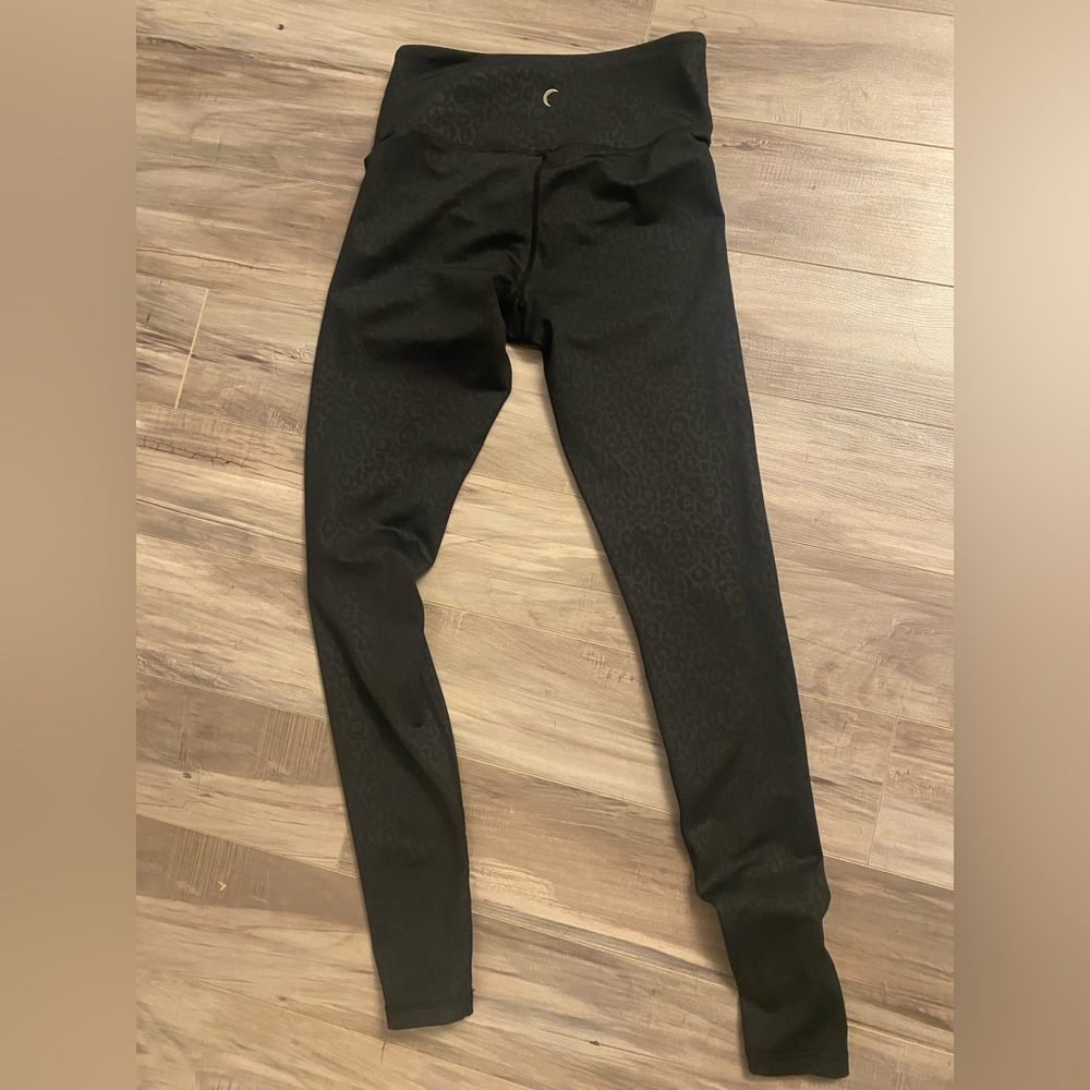 Zyia black leopard leggings